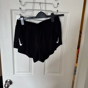 NWOT Nike Black AeroSwift Mid Rise 3” Shorts Lightweight Moisture-Wicking